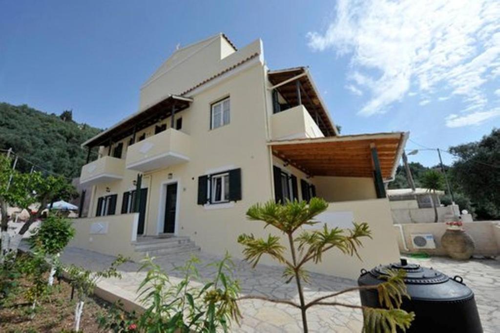 Votsalo Pool Apts Kalami  Exterior photo