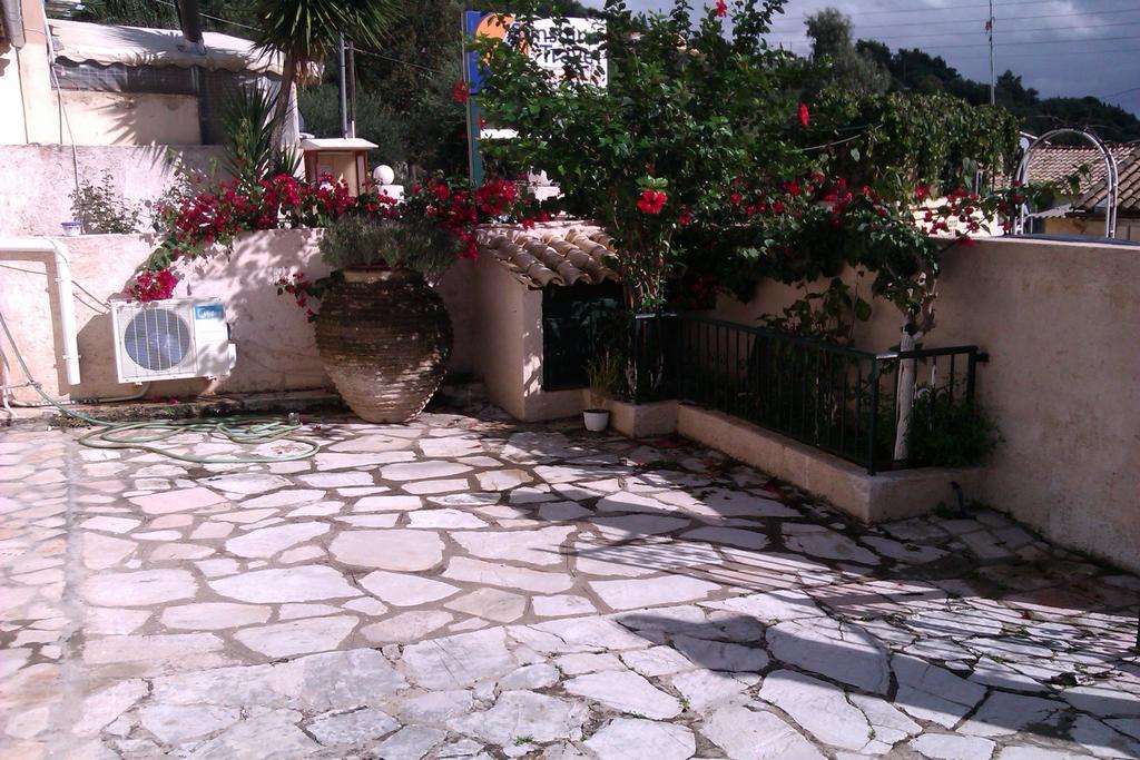 Votsalo Pool Apts Kalami  Exterior photo